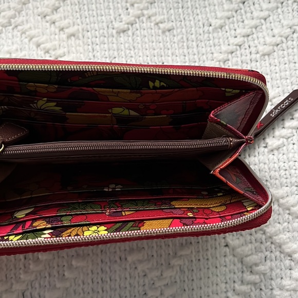 Sakroots women’s floral wallet - Picture 6 of 9